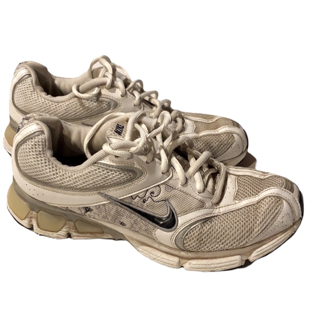 Nike Vintage 2004 Women’s Sneakers | Good Condition